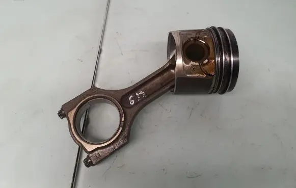 BMW 5 F10 F11 Piston with connecting rod 8473776 11248473776 8580699