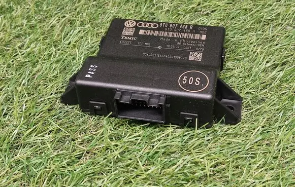 Audi A4 S4 B8 8K Gateway control module 8T0907468R 8T0907468H