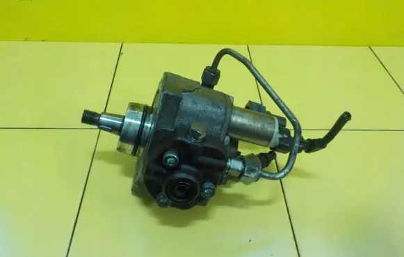 Opel Astra J Fuel injection high pressure pump 55490709