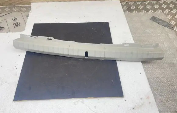 Toyota Prius (XW30) Trunk/boot sill cover protection 6471647030