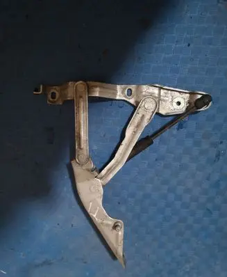 Audi TT Mk1 Engine bonnet/hood hinges 8N0823301