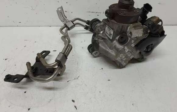 Volvo V60 Fuel injection high pressure pump 0445101681 31372081