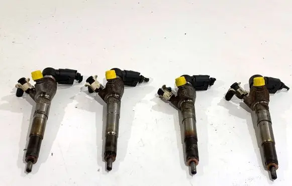 Mercedes-Benz CLA C117 X117 W117 Fuel injectors set 166006212R