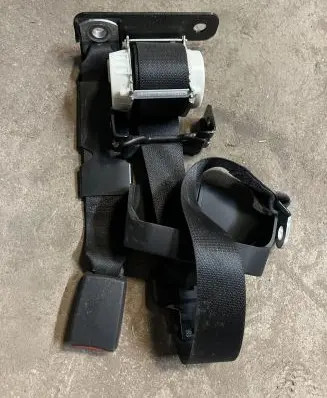 Dodge RAM 1500 DS Rear seatbelt