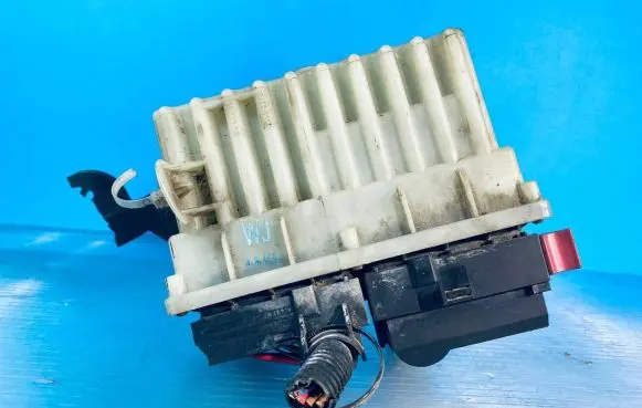 Opel Zafira A Coolant fan relay 9685371 12416841