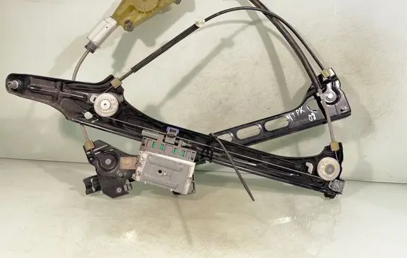 Audi TT TTS Mk2 Front door electric window regulator Lh985439