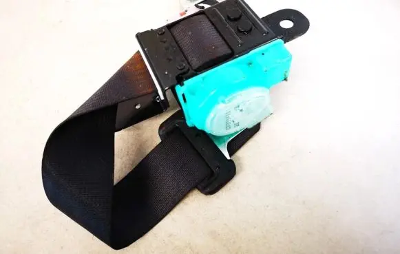 Middle seatbelt (rear)