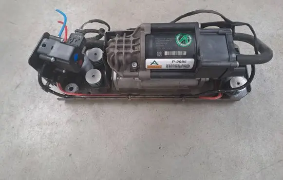 BMW 5 F10 F11 Air suspension compressor/pump 4154032102 30453HX000 10R036089