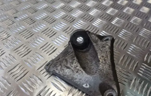 Audi A8 S8 D3 4E Gearbox mounting bracket 4E0399114Q