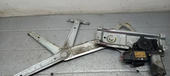 Opel Tigra A Front door window regulator with motor