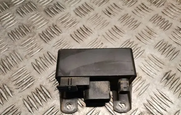 Mercedes-Benz C W203 Glow plug pre-heat relay 0255452832 A0255452832