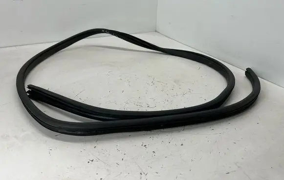 Subaru Outback (BT) Front door rubber seal 05020557 63527AN01A