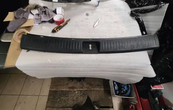 Hyundai Santa Fe Trunk/boot sill cover protection 85770 C5000