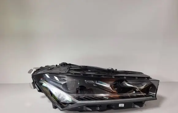 Skoda Superb B8 (3V) Headlight/headlamp 3P1941016A
