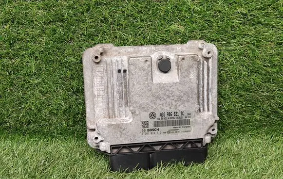Skoda Octavia Mk2 (1Z) Engine control unit/module ECU 03G906021TC 03G906021AN 0281014712