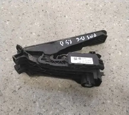 Volkswagen PASSAT B6 Accelerator throttle pedal 1K1721503L 6PV00860000