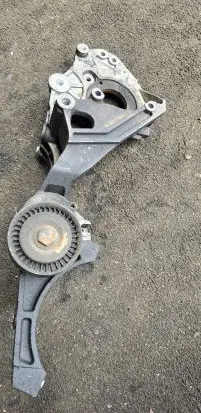Volkswagen Golf VI Engine mounting bracket 03L903143Q