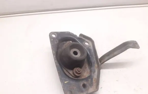 Peugeot 307 Engine mount bracket 96230491