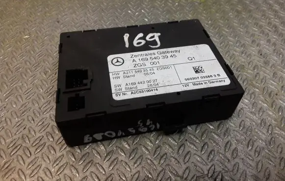 Mercedes-Benz A W169 Gateway control module 1695403945 A1695403945