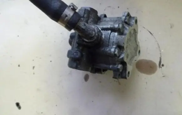 BMW 3 E90 E91 Power steering pump 7692974546 VD463