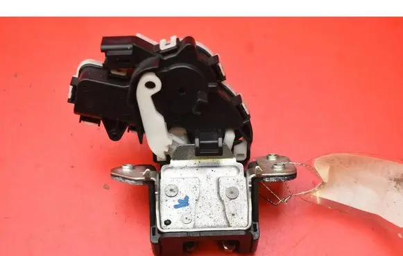 Mazda 3 II Tailgate/trunk/boot lock/catch/latch C6728