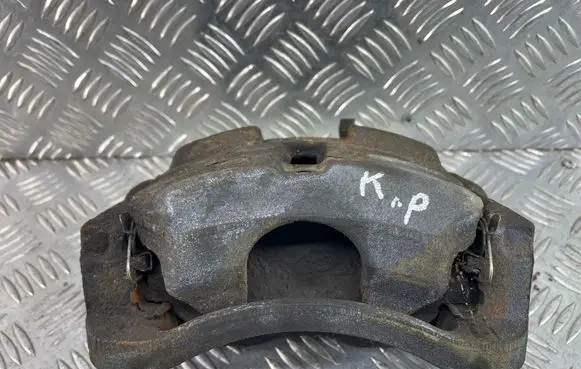 Nissan Qashqai Front brake caliper 5758