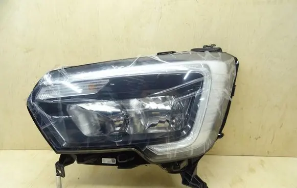 Renault Master IV Headlight/headlamp 260607867R