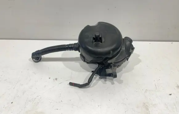 BMW 6 E63 E64 Oil breather separator 7531423