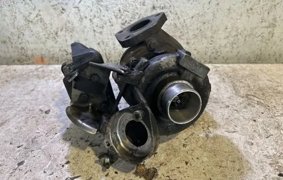 BMW 1 E81 E87 Turbo 7792412E
