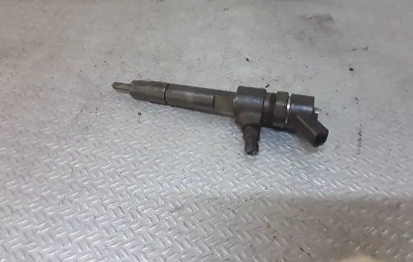 Opel Zafira B Fuel injector 0445110165