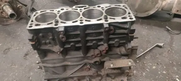 Volkswagen Golf VI Engine block CBD
