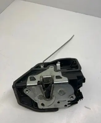 Mini Cooper Countryman R60 Front door lock A053702