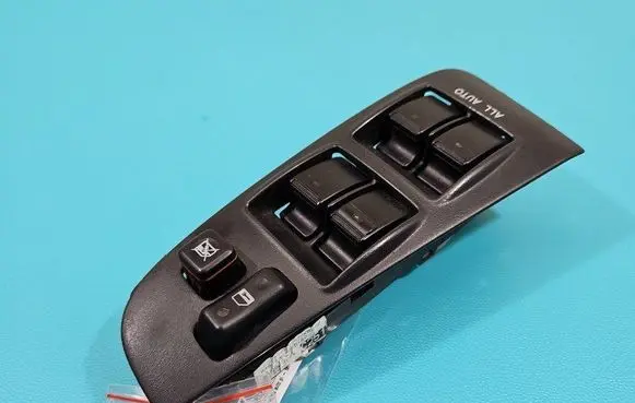 Toyota Avensis T250 Electric window control switch 84820-05100 IMPRK1477195