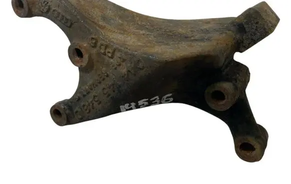 Volkswagen Transporter - Caravelle T4 Power steering pump mounting bracket 044145548D