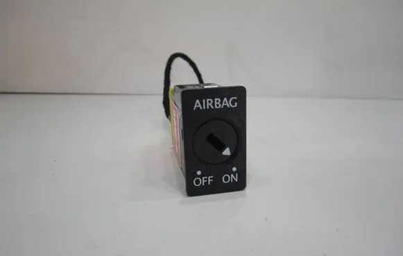 Passenger airbag on/off switch
