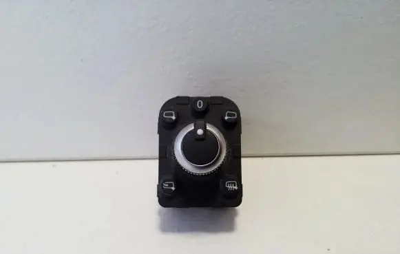 Audi Q3 F3 Wing mirror switch 4M0959565T