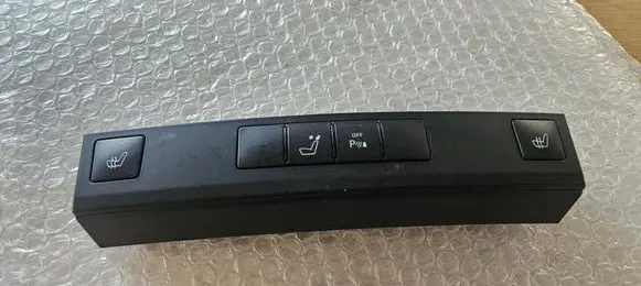 Mercedes-Benz E W212 Seat heating switch A2128202610 33911101