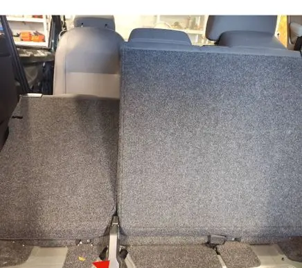 Volkswagen Golf V Rear seat rail trim cover 8P0886197