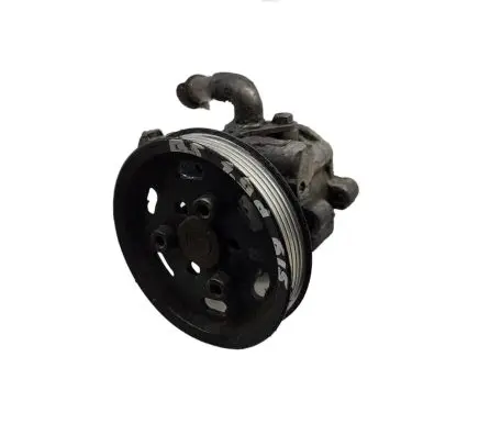 Volkswagen PASSAT B5 Power steering pump 8D0145177Q