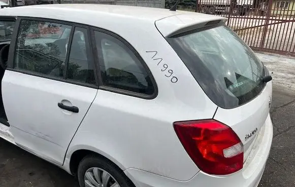 Skoda Fabia Mk2 (5J) Fender 
