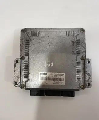 Renault Trafic II (X83) Engine control unit/module 8200118526