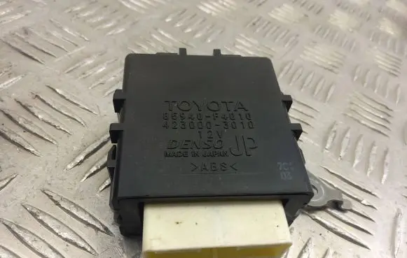 Toyota C-HR I Window wiper relay 85940-F4010