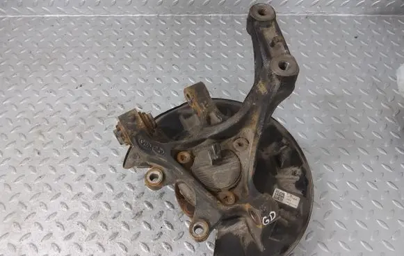 Rear wheel hub