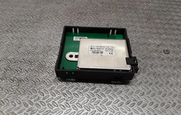 Mercedes-Benz B W245 Aerial antenna amplifier A1698200475