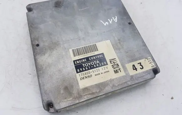 Toyota Avensis Verso Engine control unit/module 8966144300 1758005122