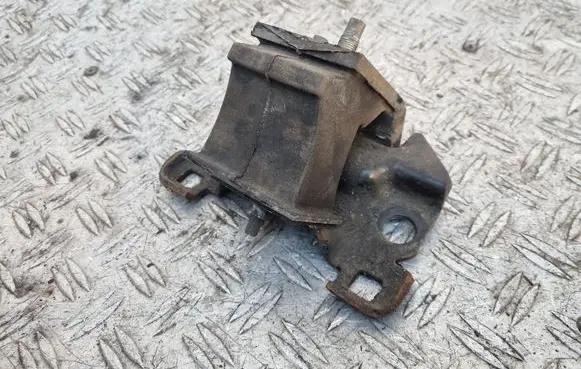 Nissan Pathfinder R51 Engine mount bracket 11220EB300