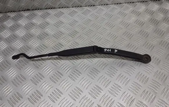 Nissan Primera Front wiper blade arm
