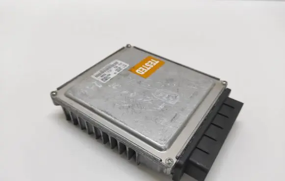 Ford Mondeo Mk III Engine control unit/module 4S7112A650AD R0411C018E