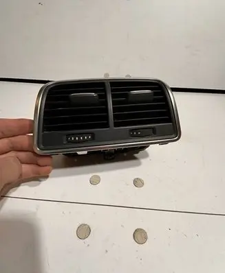 Audi A6 S6 C7 4G Rear air vent grill 4G0819203