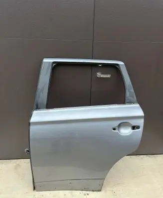 Mitsubishi Outlander Rear door
